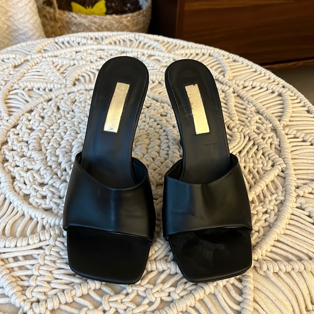 Billini heels black size 5